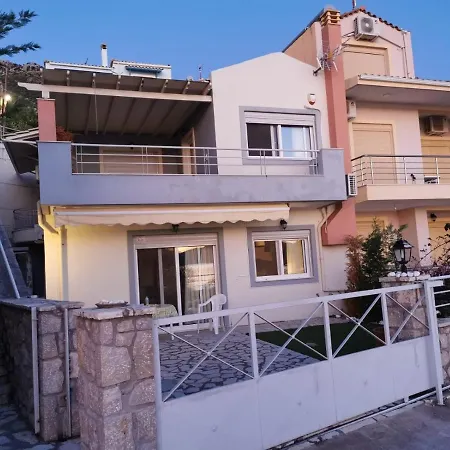 Lefkada House *