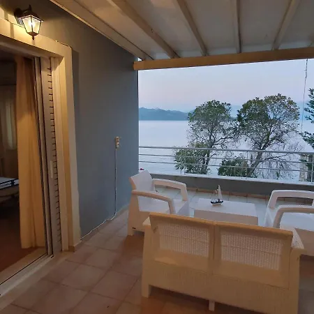 Lefkada House نِكيانا